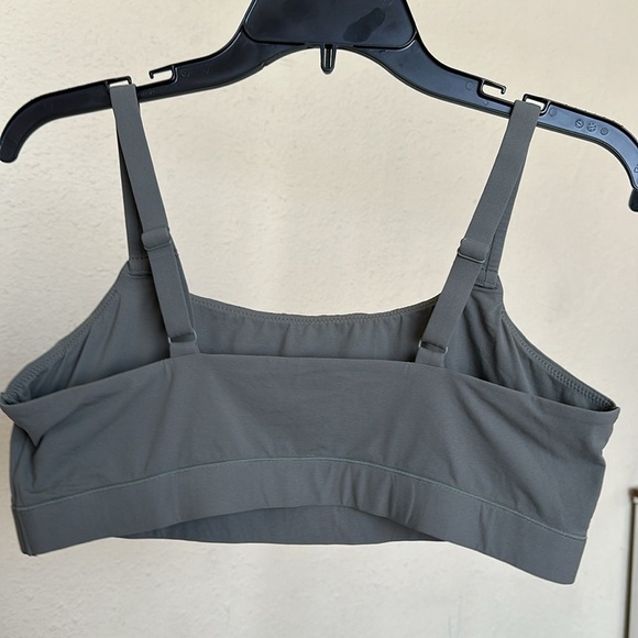 Skims‎ Fits Everybody Scoop Neck Bralette in size 3X NWOT gunmetal - Picture 3 of 5